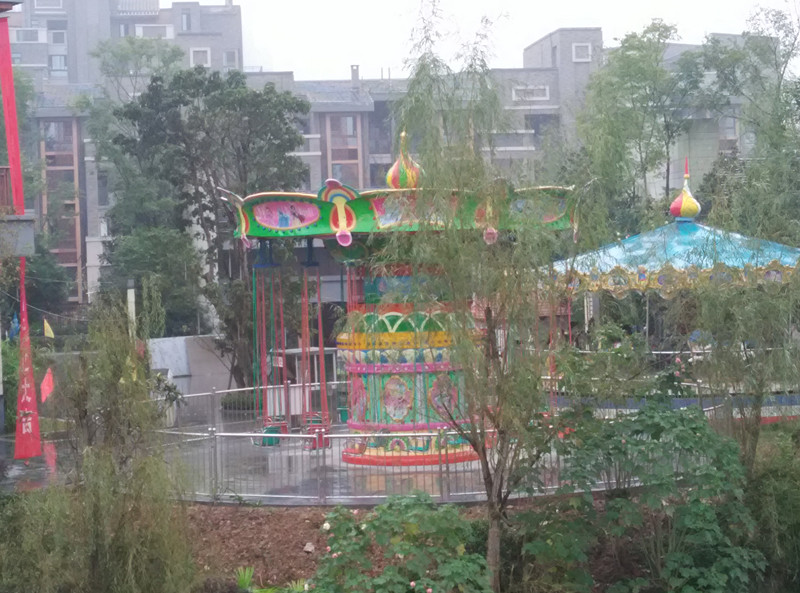 24座旋轉(zhuǎn)飛椅-重慶大足區(qū)